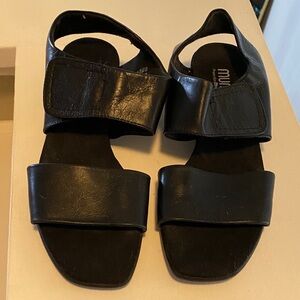 Munro Black Leather Wide-Strap Slingback Sandals
